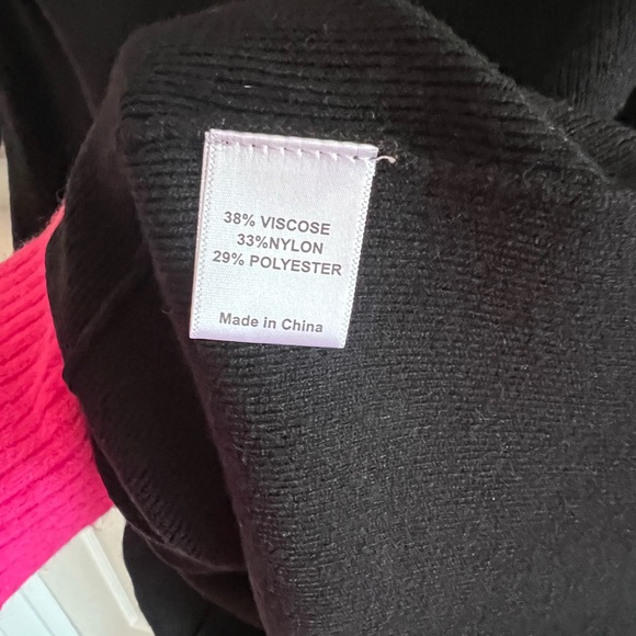 EVEREVE lightweight sweater dress with cute neck detail. Black. NWT. Size XL. - Picture 7 of 8